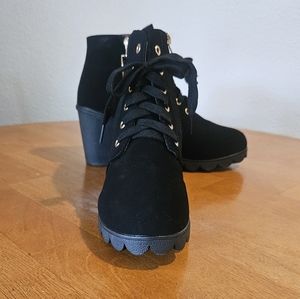 NWT'S!- LILLY B - Black Faux Suede Lace-up Booties- Size 41 / 10